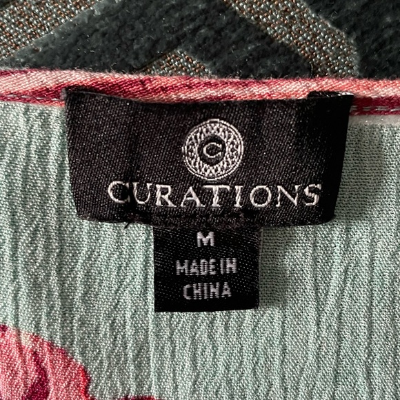 Curations Women's Floral and Embroidered Tunic Top Size Medium - Picture 6 of 7